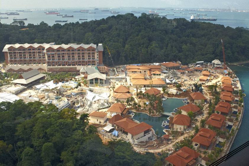 Вид из кабинки Вид на Сентозу из кабинки