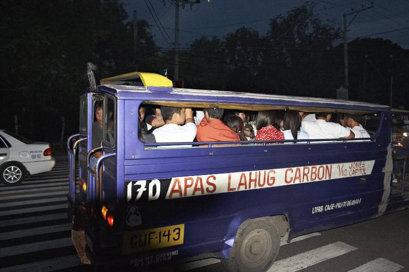 Народ домой едет...