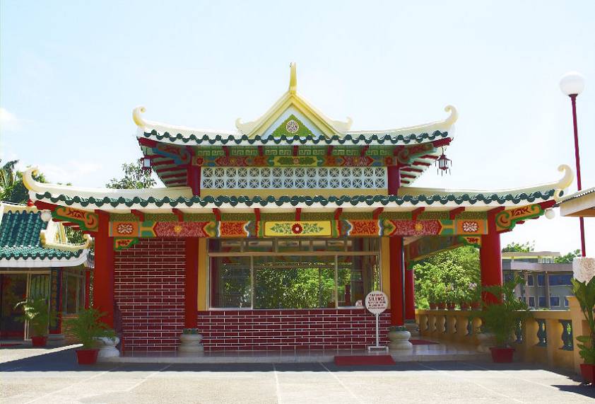 Внутри даосского храма Внутри даосского храма