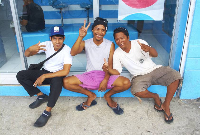 И вот все прям такие дружелюбные, аж непривычно после России )