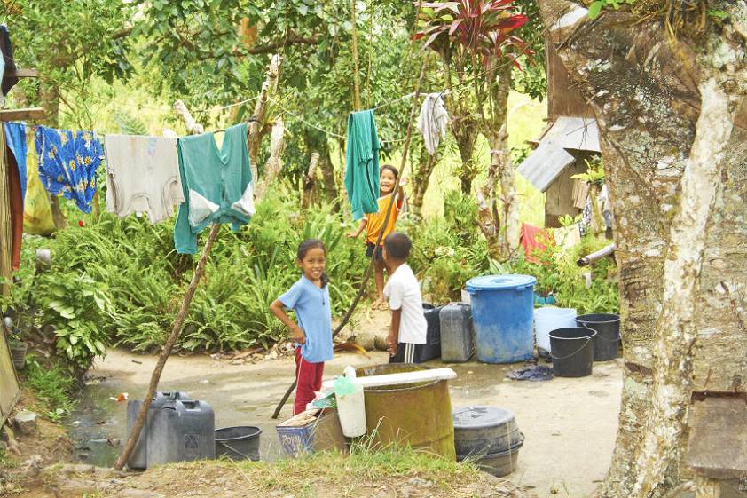 Как всегда приветливые улыбки и махания рукой