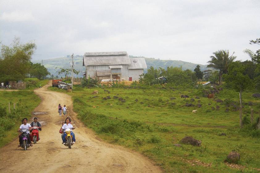 Все теже проселочные дороги в окрестностях Канлаона