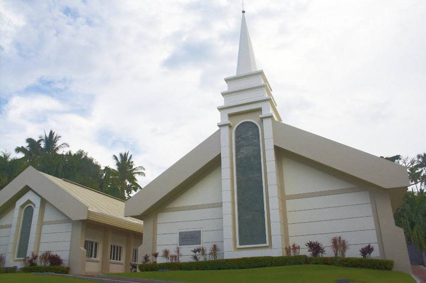 По дороге к водопаду - очередная церковь