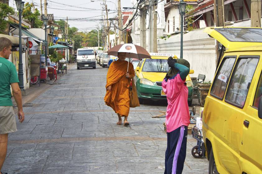 "Парней в оранжевом" здесь предостаточно "Парней в оранжевом" здесь предостаточно