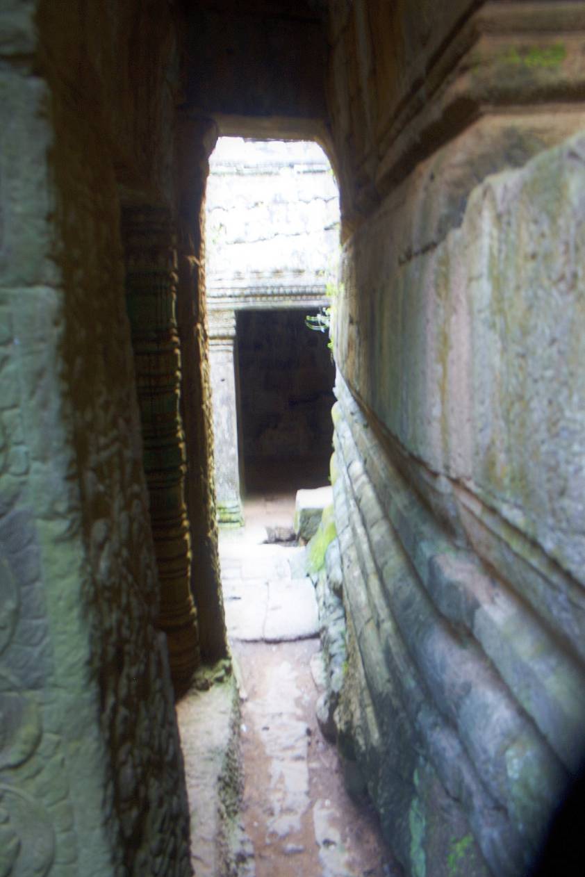 Порой гулять по храму очень непросто ) Порой гулять по храму очень непросто )