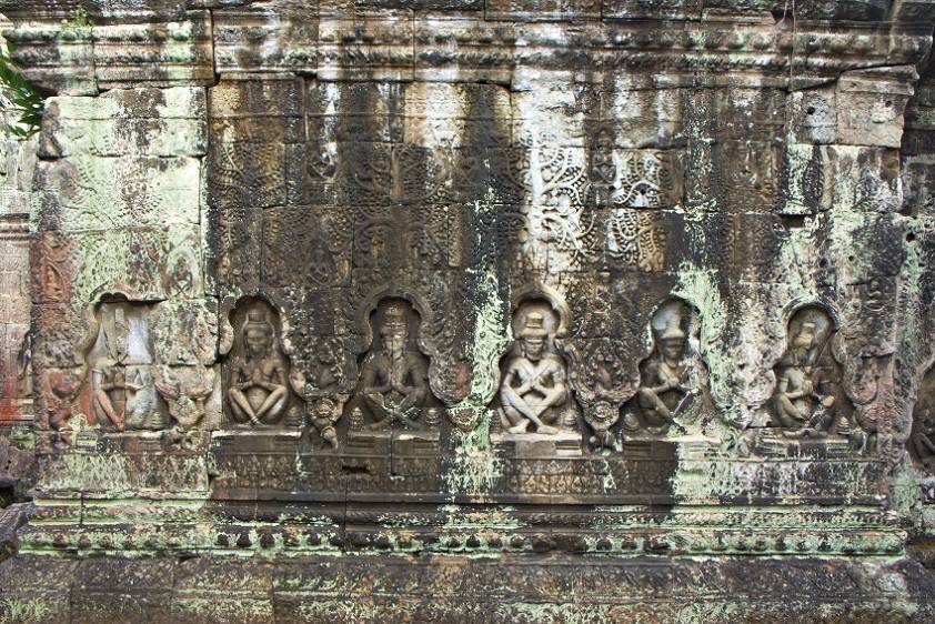 Очередные, понятные только авторам, рисунки на стенах Очередные, понятные только авторам, рисунки на стенах