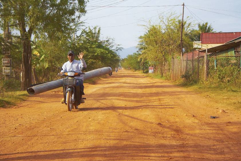 Вот так и возят все, на мопедах Вот так и возят все, на мопедах