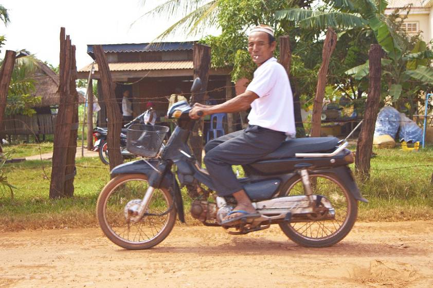 Тоже заинтересовался, кто это его фотографирует ) Тоже заинтересовался, кто это его фотографирует )