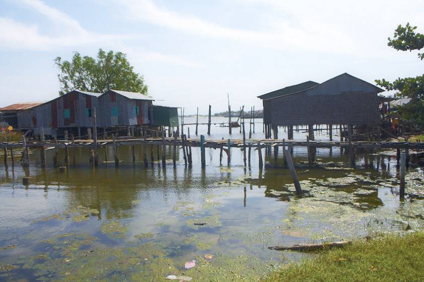 Доплелся до другой рыбацкой деревушки Доплелся до другой рыбацкой деревушки