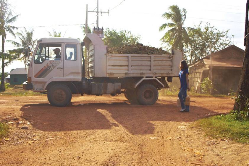 Все куда то, что то несут-везут ) Все куда то, что то несут-везут )