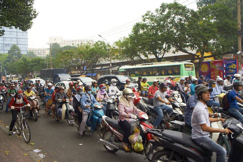 Типичная картина на улицах Хошимина ) Типичная картина на улицах Хошимина )