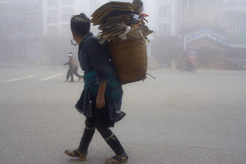 Вот так всю жизнь и таскают... Вот так всю жизнь и таскают...