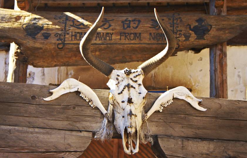 Какой то не очень приветливый домик... Какой то не очень приветливый домик...