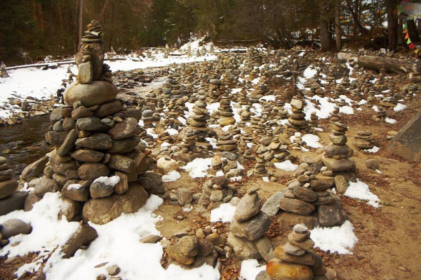 Откуда не возьмись вдруг появляются причудливые постройки Откуда не возьмись вдруг появляются причудливые постройки