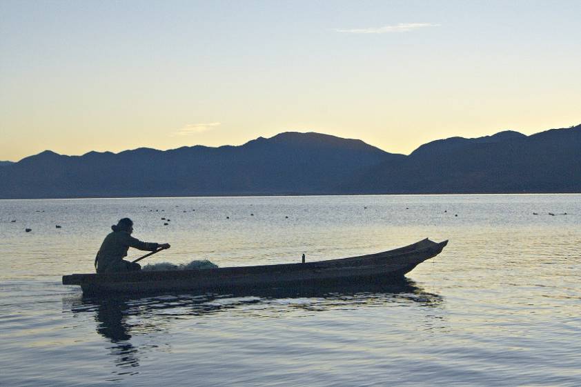 Думаю, ему этот рассвет уже не очень интересен )