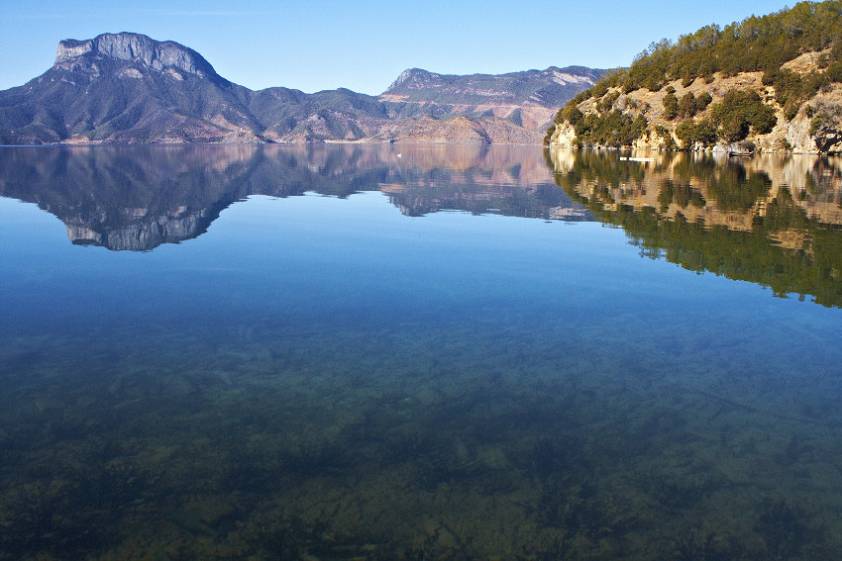 порой отражения очень красивы )))