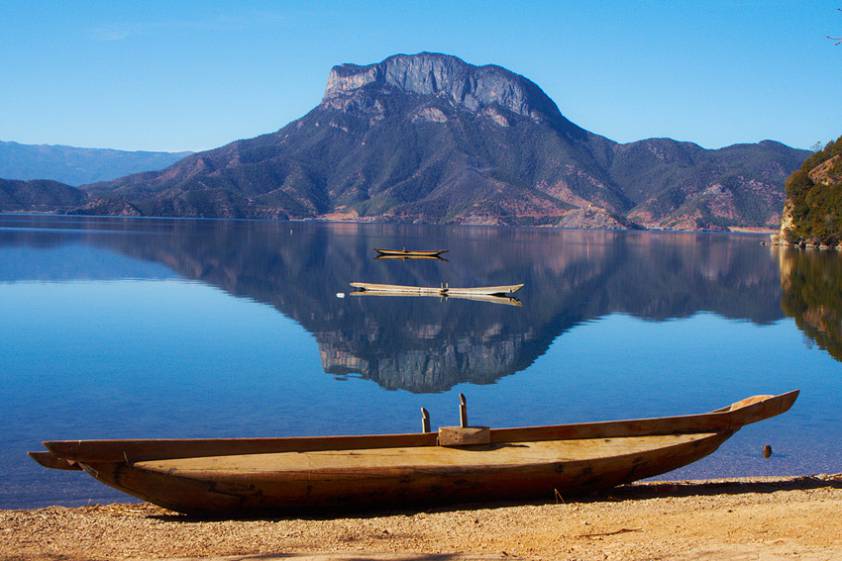 Живописное озеро Лугу Ху Живописное озеро Лугу Ху