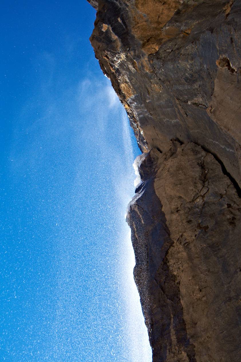 Водопад в окрестностях Дечена Водопад в окрестностях Дечена