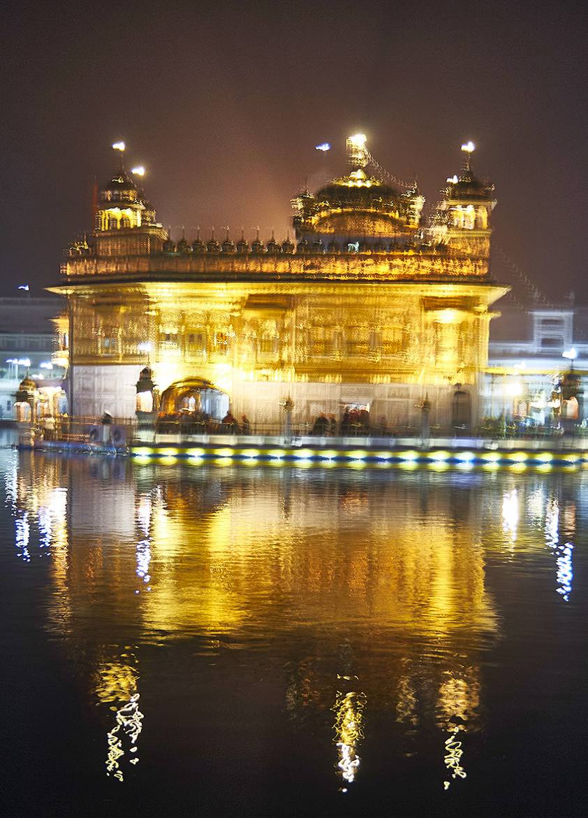 Золотой храм в городе Амритцар Золотой храм в городе Амритцар