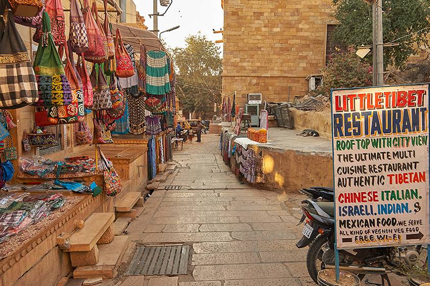 Гуляем по улицам старинного города