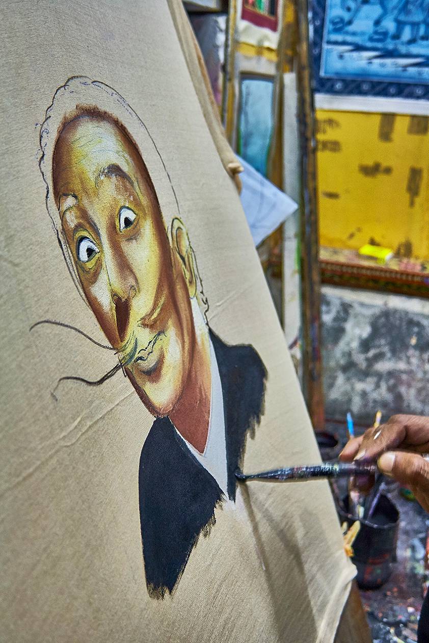 Футболка с нарисованным в ручную принтом, очень круто Футболка с нарисованным в ручную принтом, очень круто