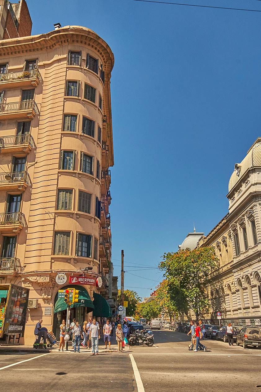 На улицах города