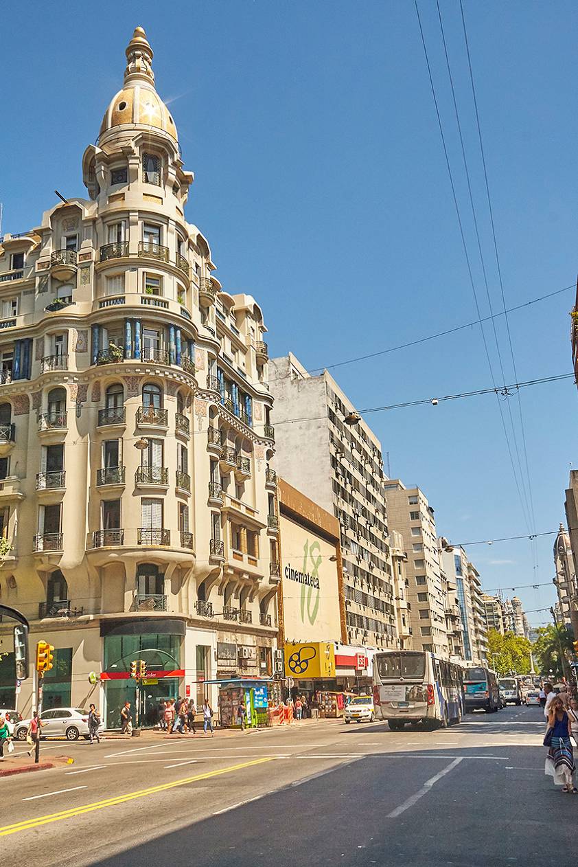 На улицах города