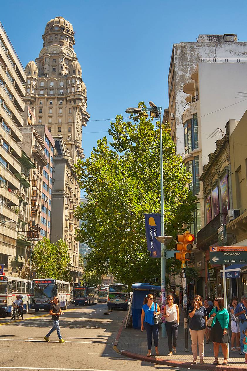 Продолжаем гулять по столице Уругвая