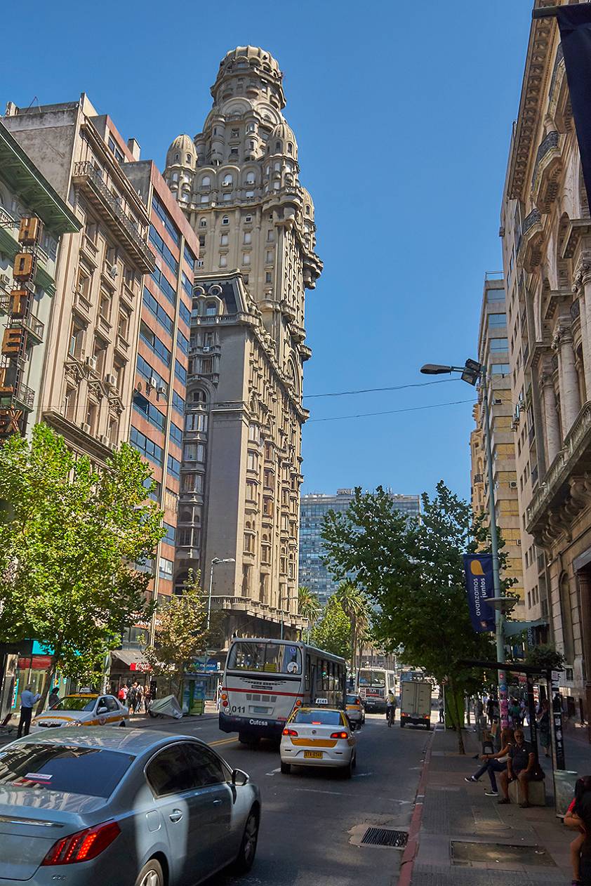 Продолжаем гулять по столице Уругвая