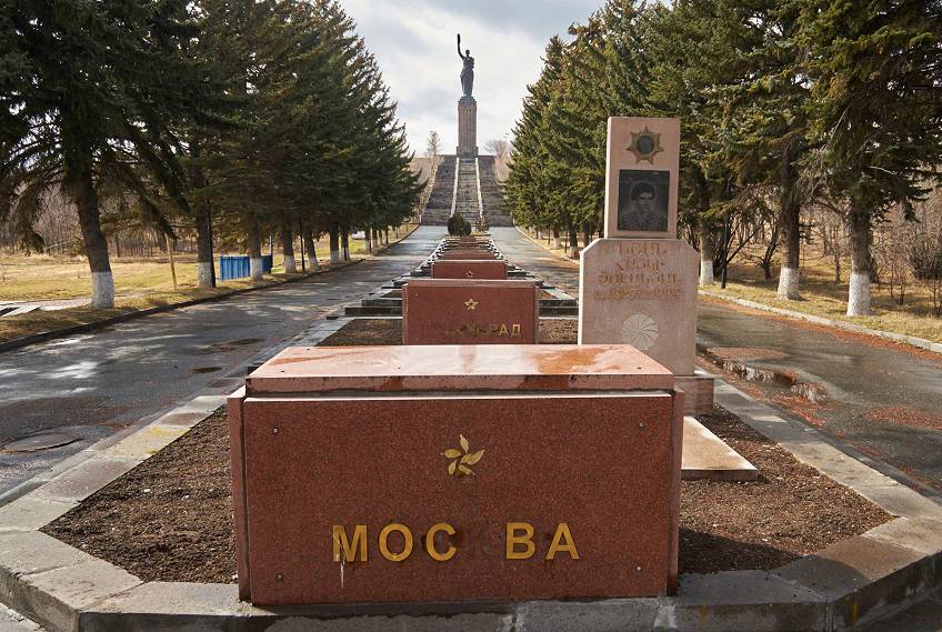 "Аллея памяти" солдатам Отечественной войны в Гюмри