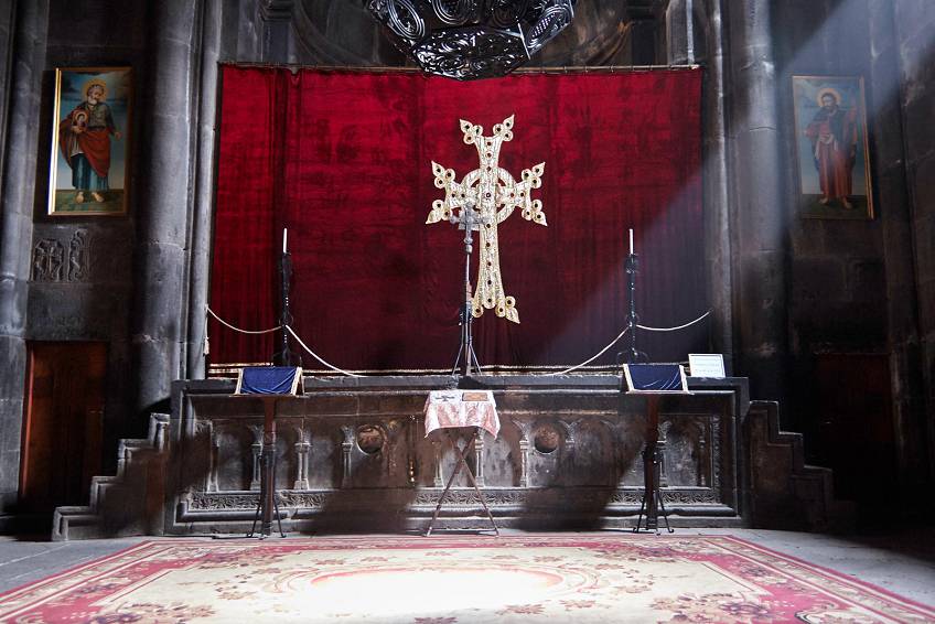 внутри монастыря