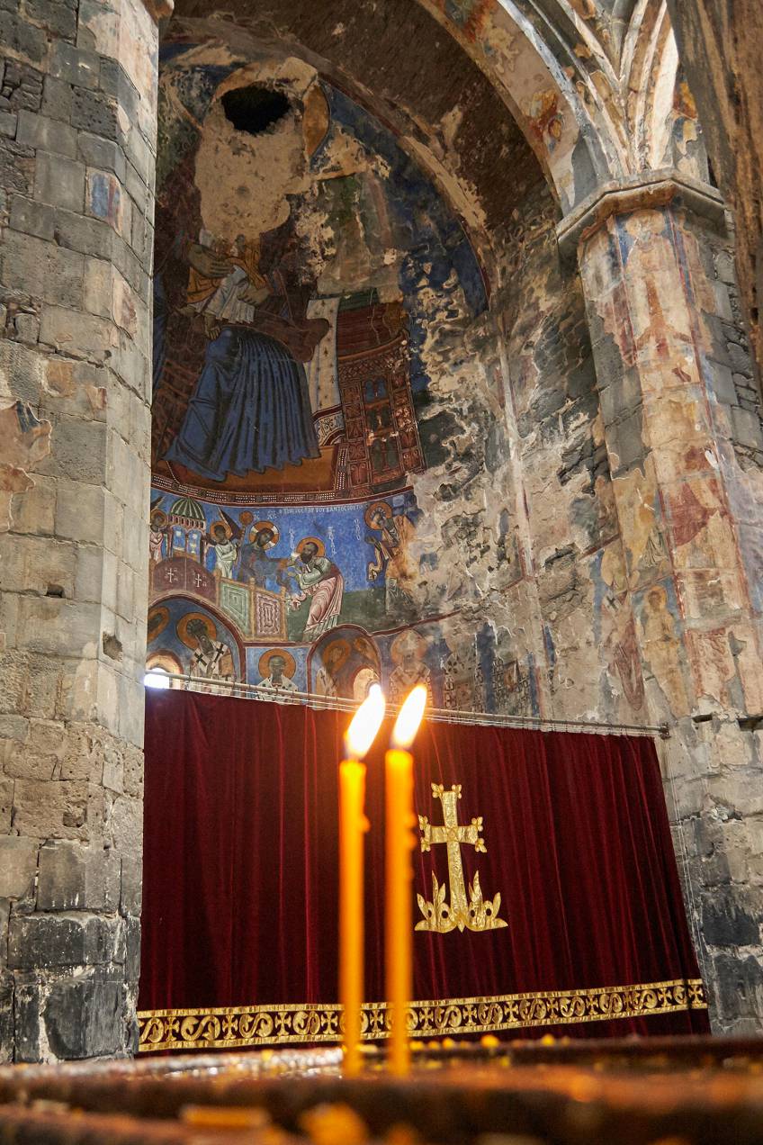 Внутри монастыря