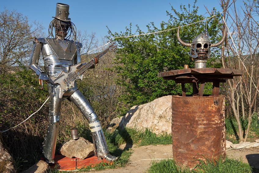 Необычная выставка по дороге в Севастополь