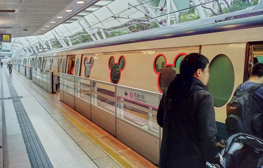 Достопримечательности. диснейленд в гонконге